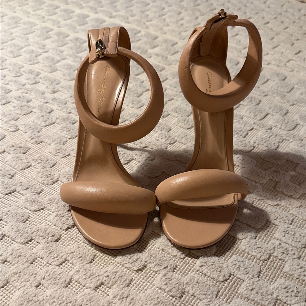 Gianvito Rossi Tan Leather Heels